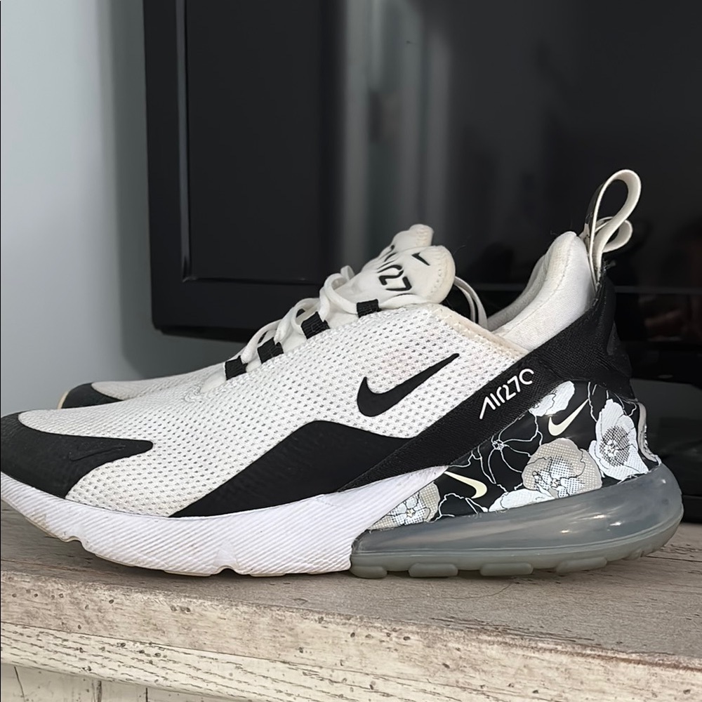 Nike Air Max 270 White and Black Floral Sneakers 9.5